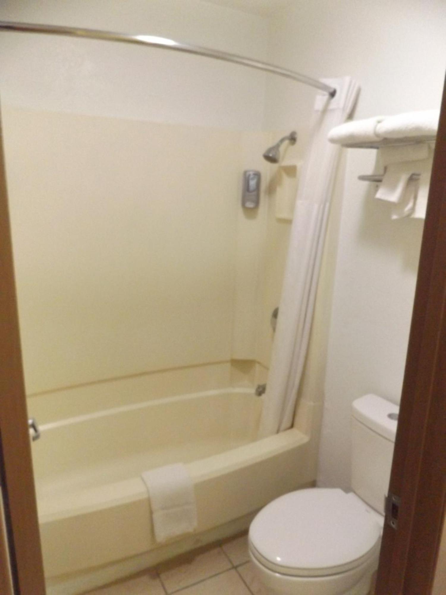Regency Inn Concordia Екстериор снимка